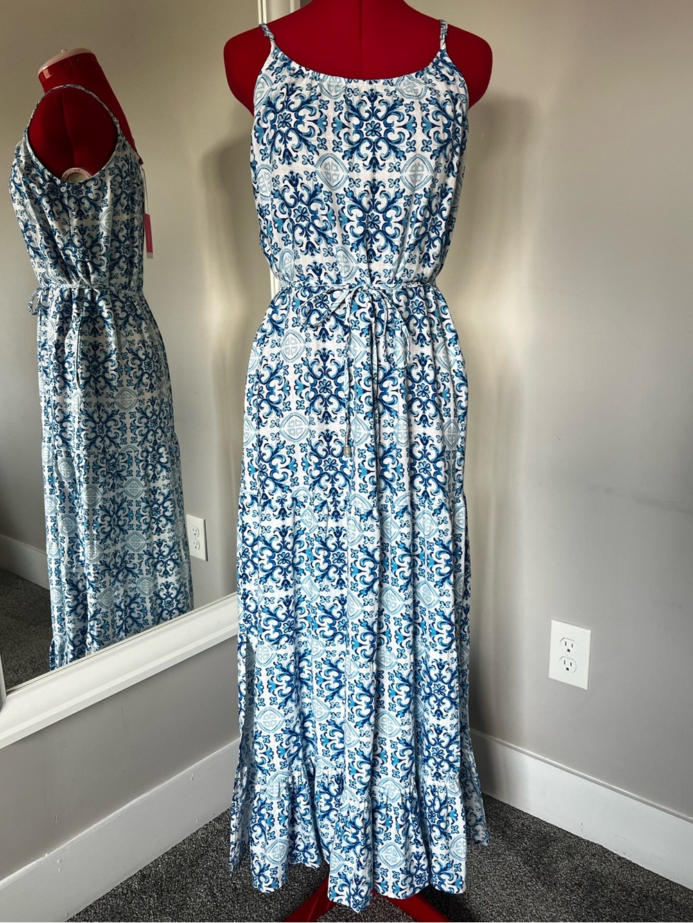 Isaac Mizrahi Blue and White Printed Maxi Dress with Tie Waist
